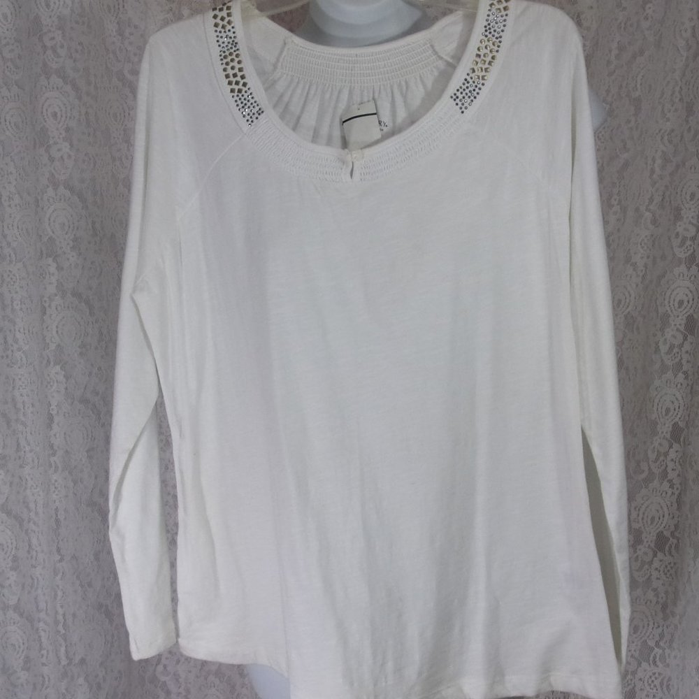 Bright White top blouse Accent metal studs Faded Glory Plus 16/18  NWT